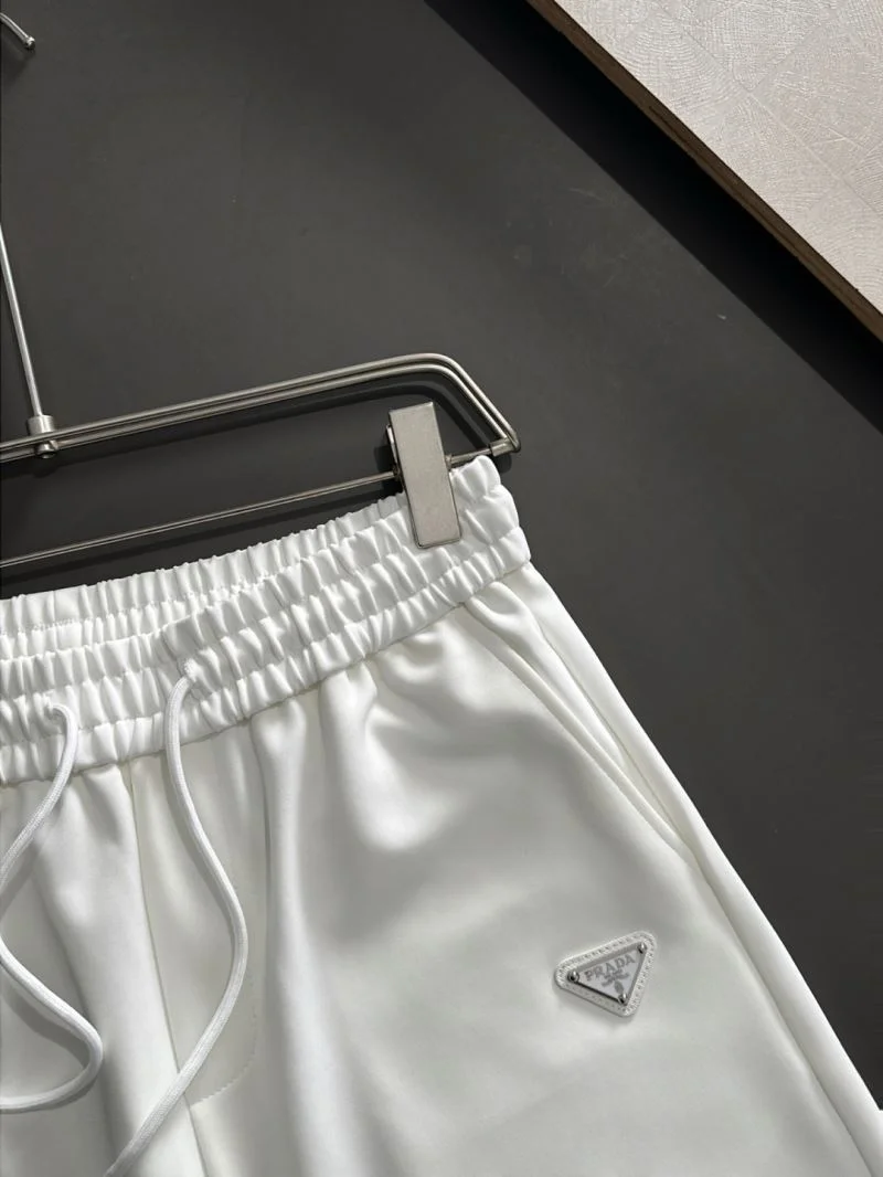 Practical Prada Short Pants 167944