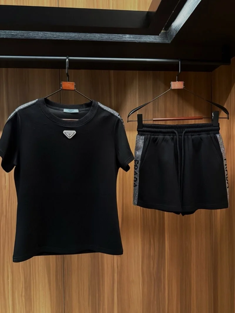 Flexible Prada Short Suits 166115