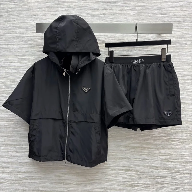 Flexible Prada Short Suits 166110