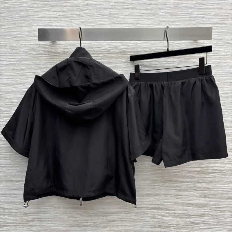 Flexible Prada Short Suits 166110
