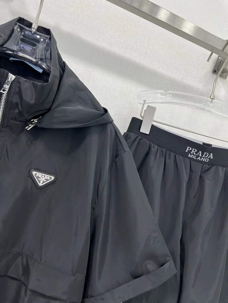 Functional Prada Short Suits 166108