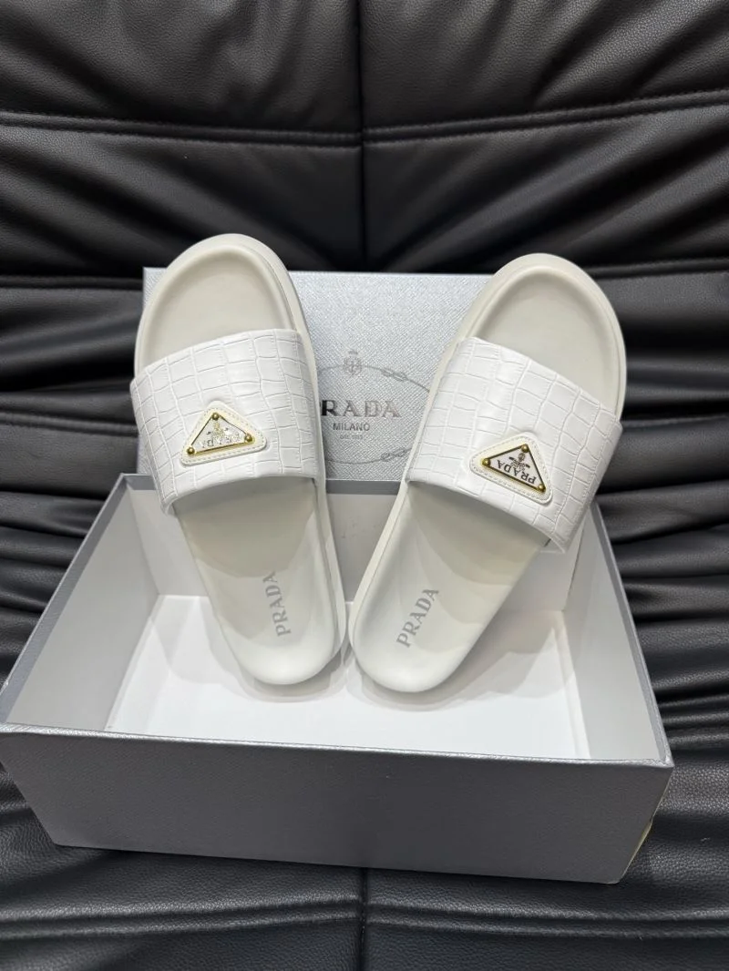 Fashionable Prada Slippers 33614