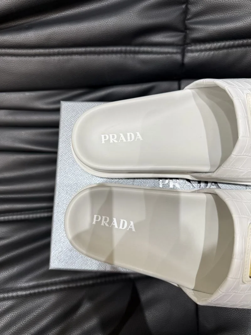 Fashionable Prada Slippers 33614
