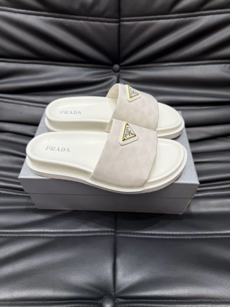EyeCatching Prada Slippers 33607