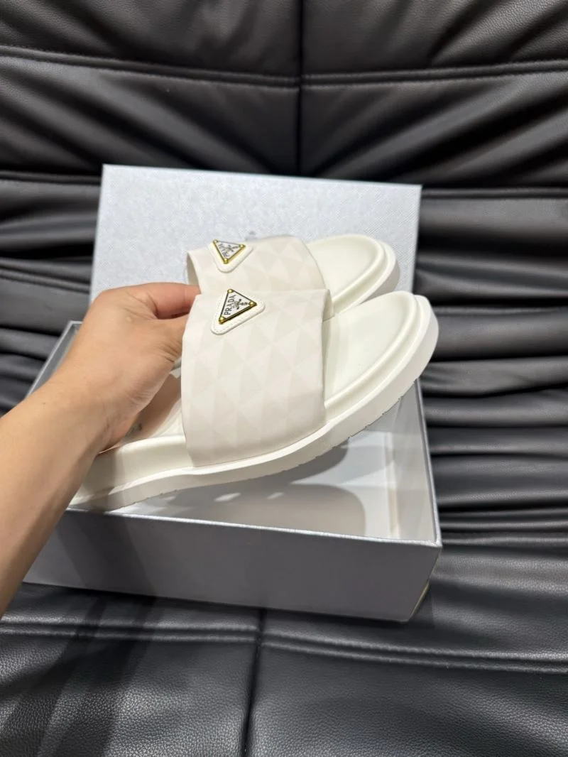 EyeCatching Prada Slippers 33607