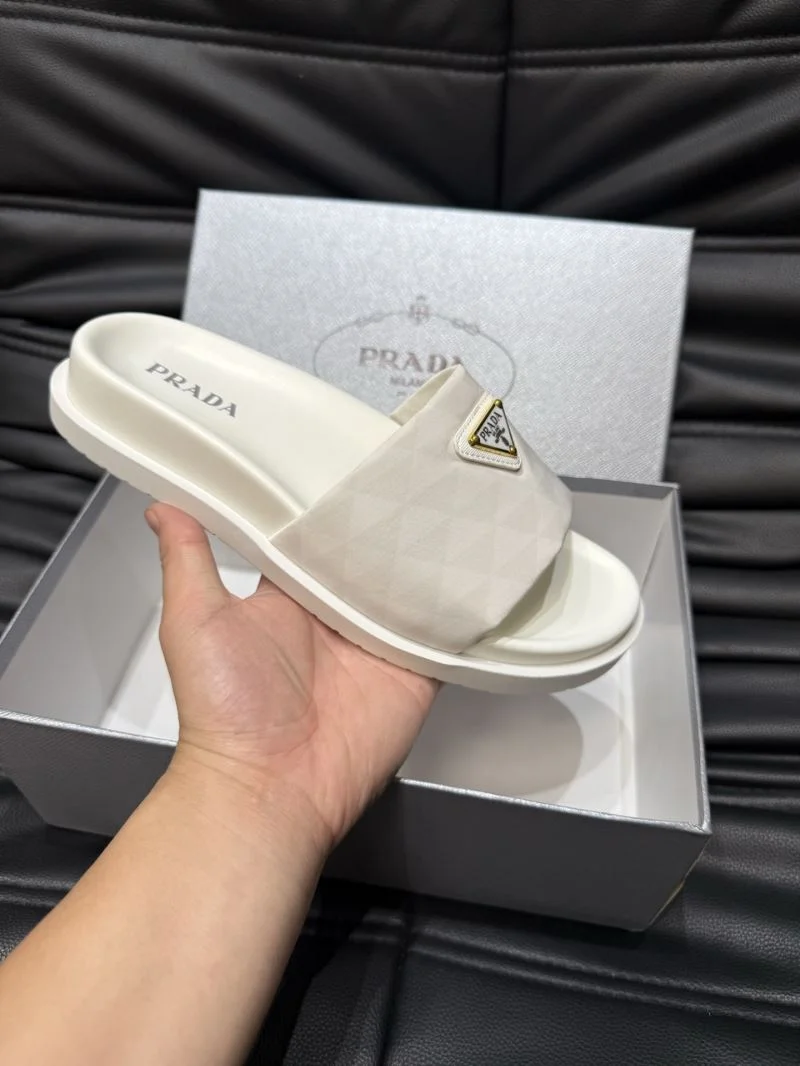 EyeCatching Prada Slippers 33607