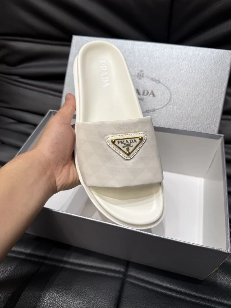 EyeCatching Prada Slippers 33607