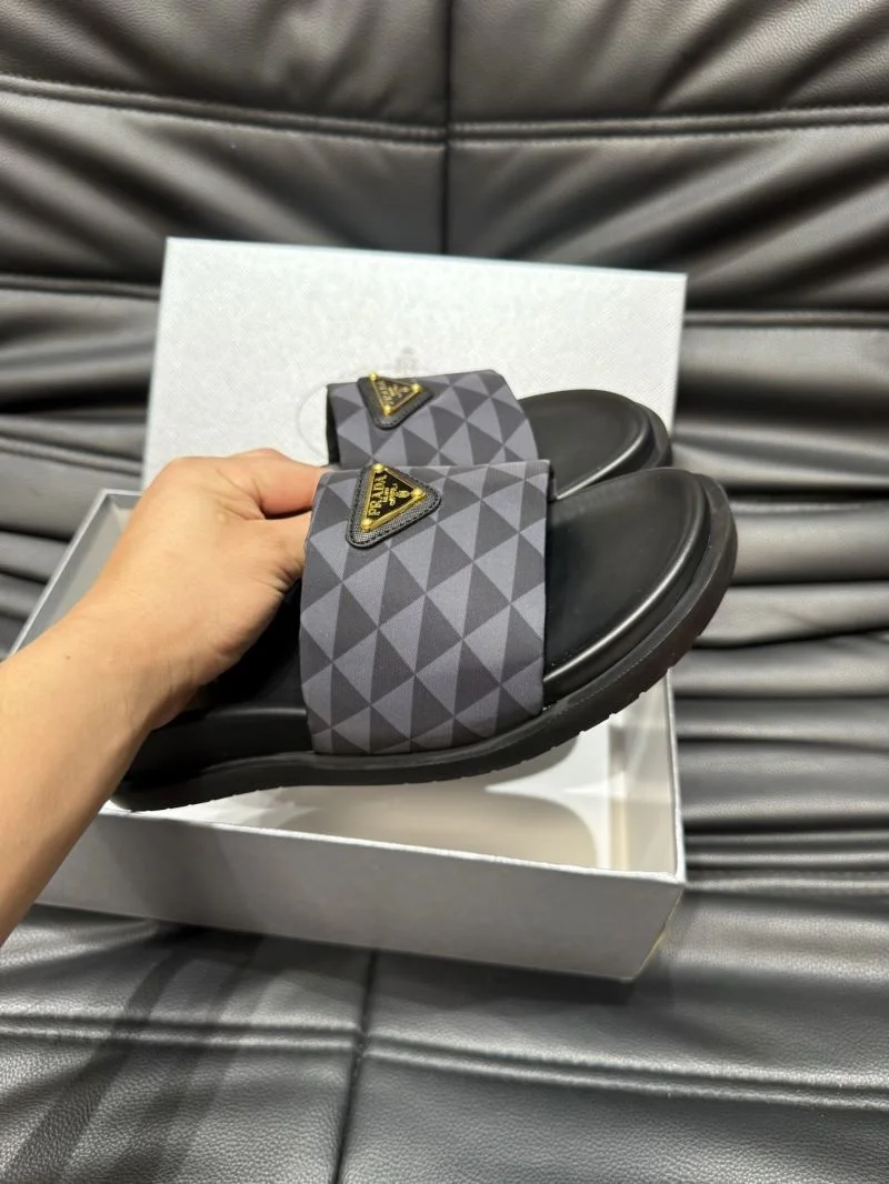 Prada Slippers Lightweight 33606