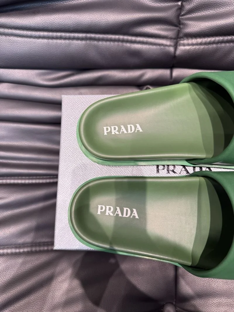 Durable Prada Slippers 33597