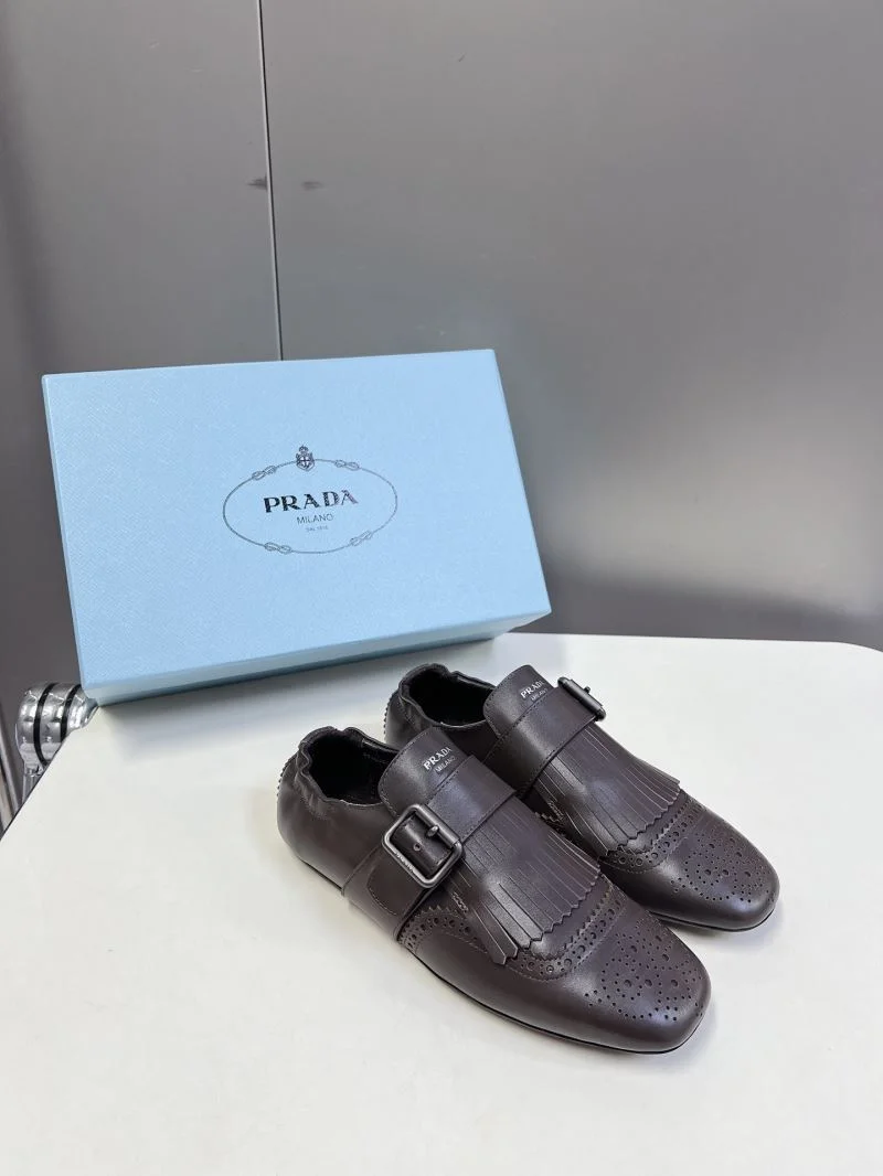 Refined Prada Slippers 34332
