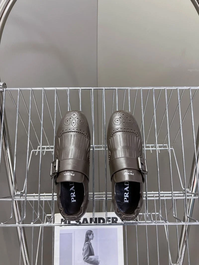 Refined Prada Slippers 34332
