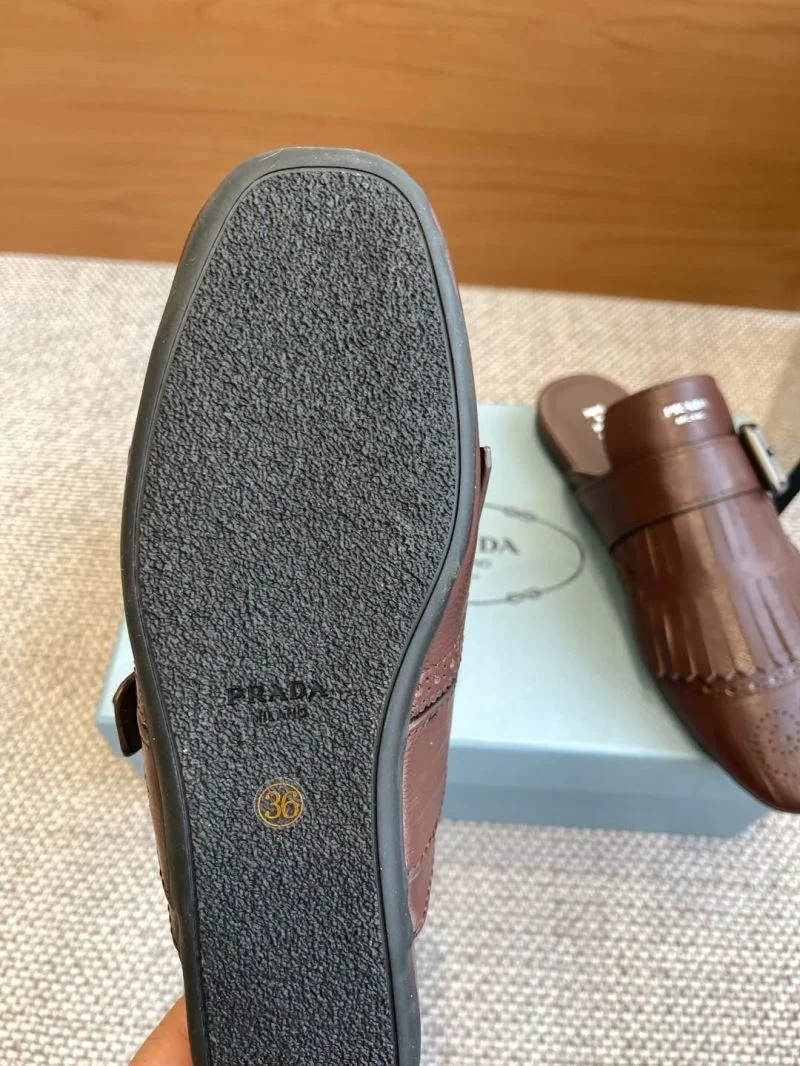 Prada Slippers TimelessDesign 34321