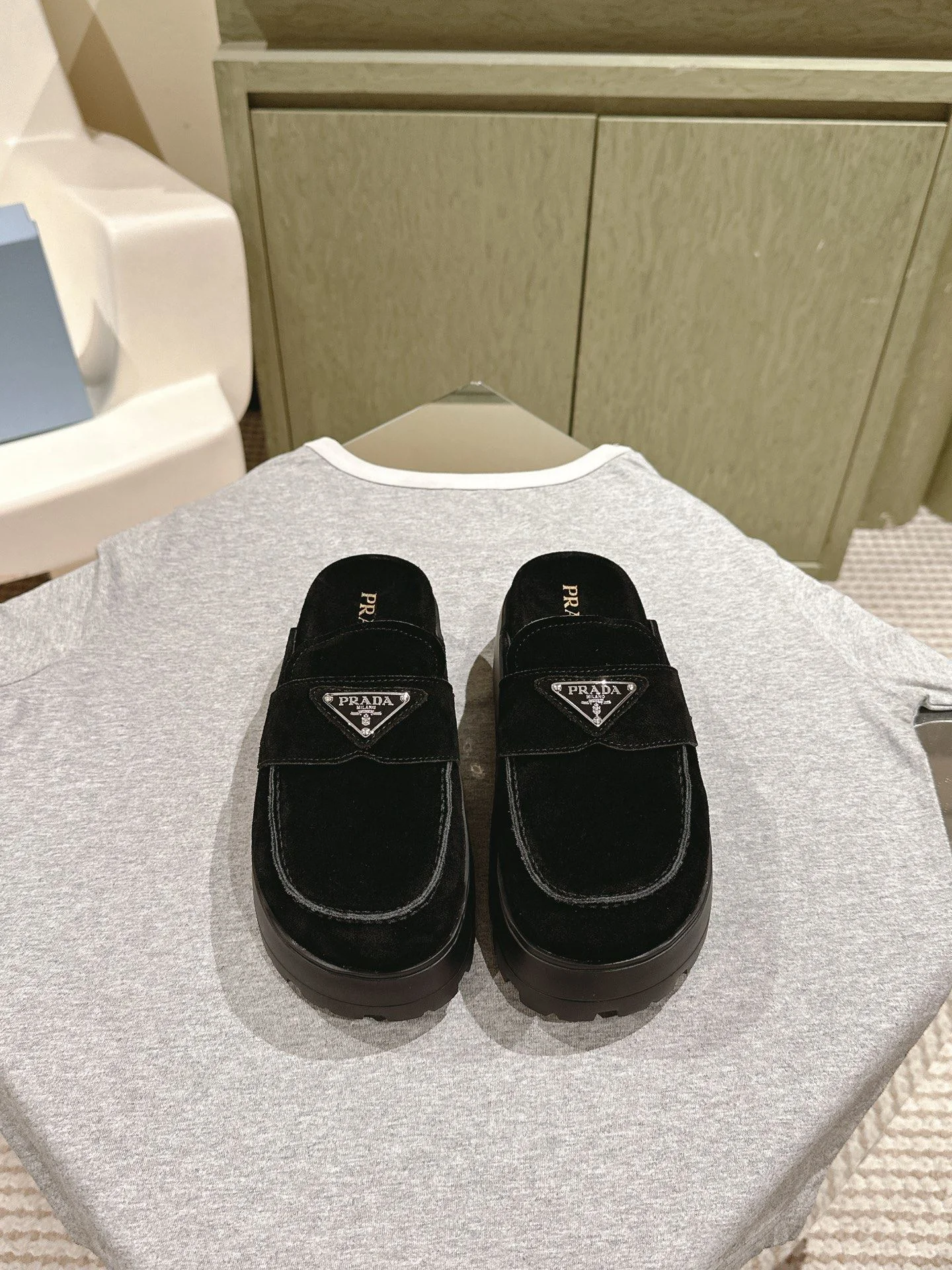 Prada Slippers Unique 34304