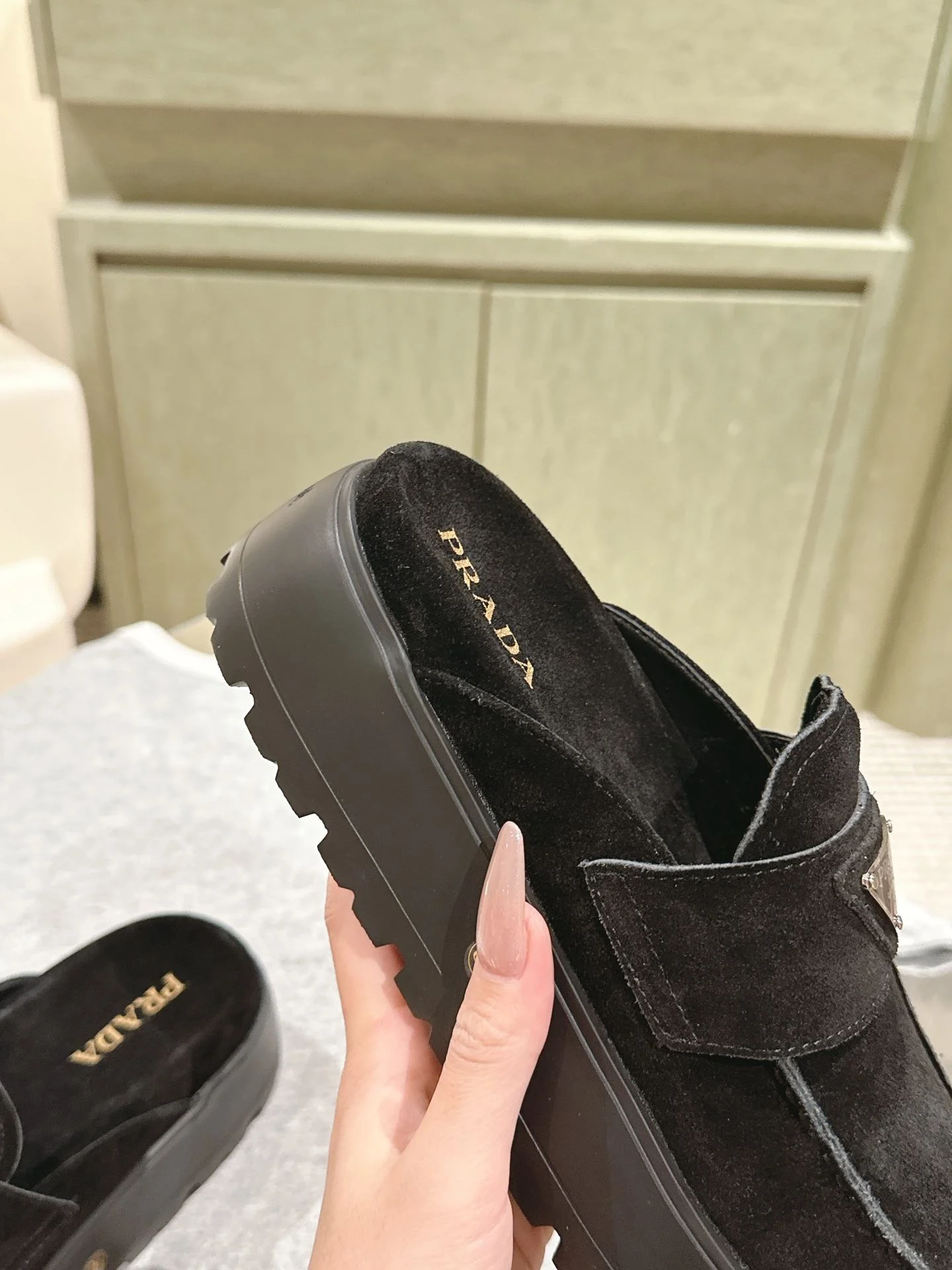 Prada Slippers Unique 34304