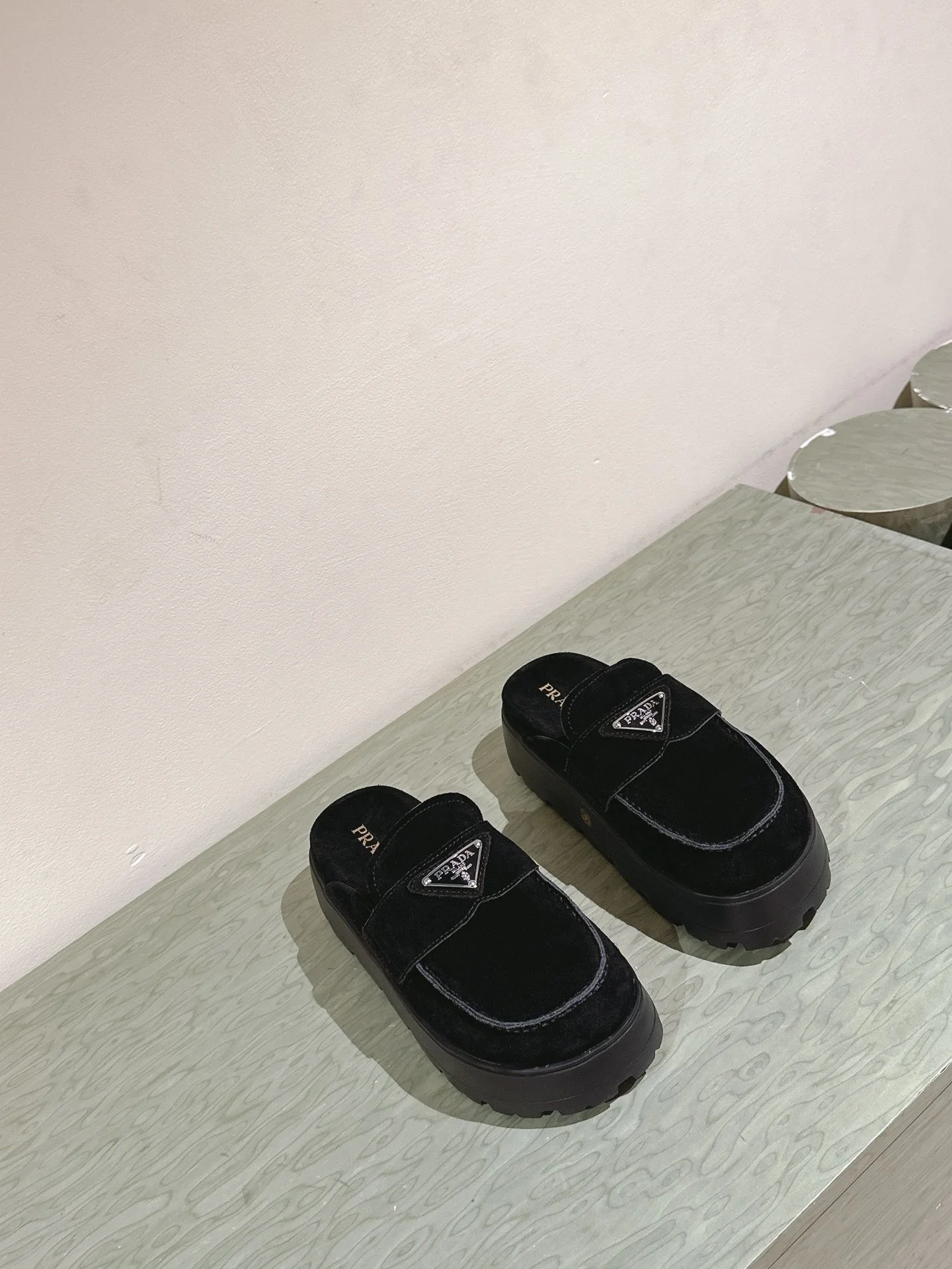Prada Slippers Unique 34304