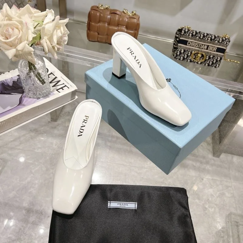 Prada Slippers Elegant 34949