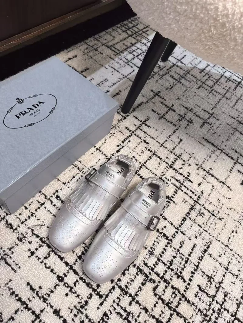 UrbanStyle Prada Slippers 34900