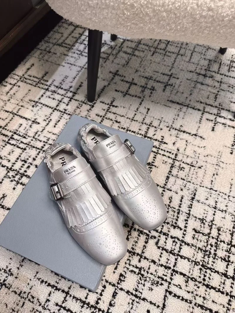 UrbanStyle Prada Slippers 34900