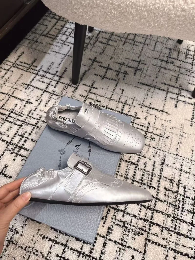 UrbanStyle Prada Slippers 34900