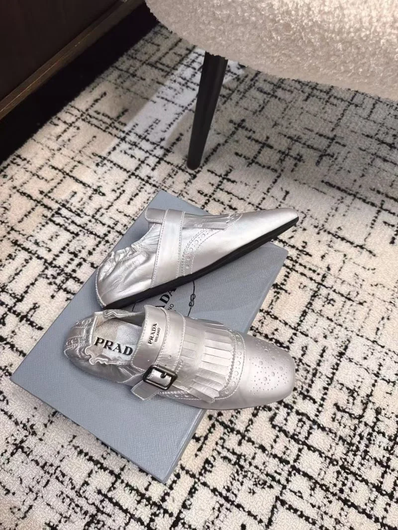 UrbanStyle Prada Slippers 34900