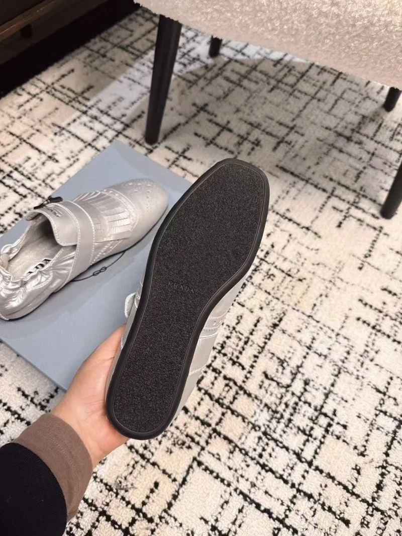 UrbanStyle Prada Slippers 34900