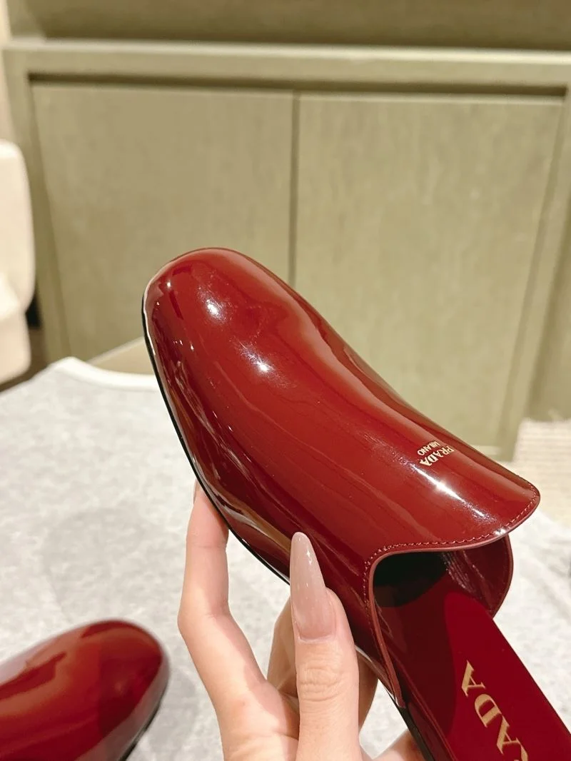 Prada Slippers Effortless 34912