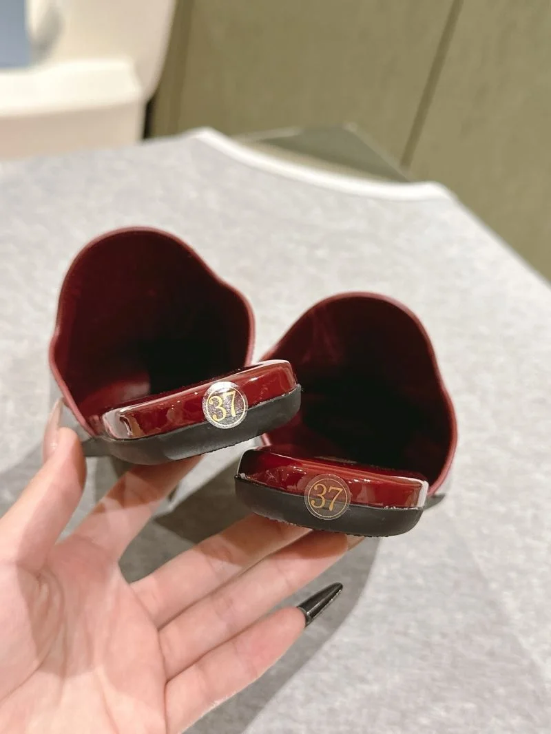 Prada Slippers Effortless 34912