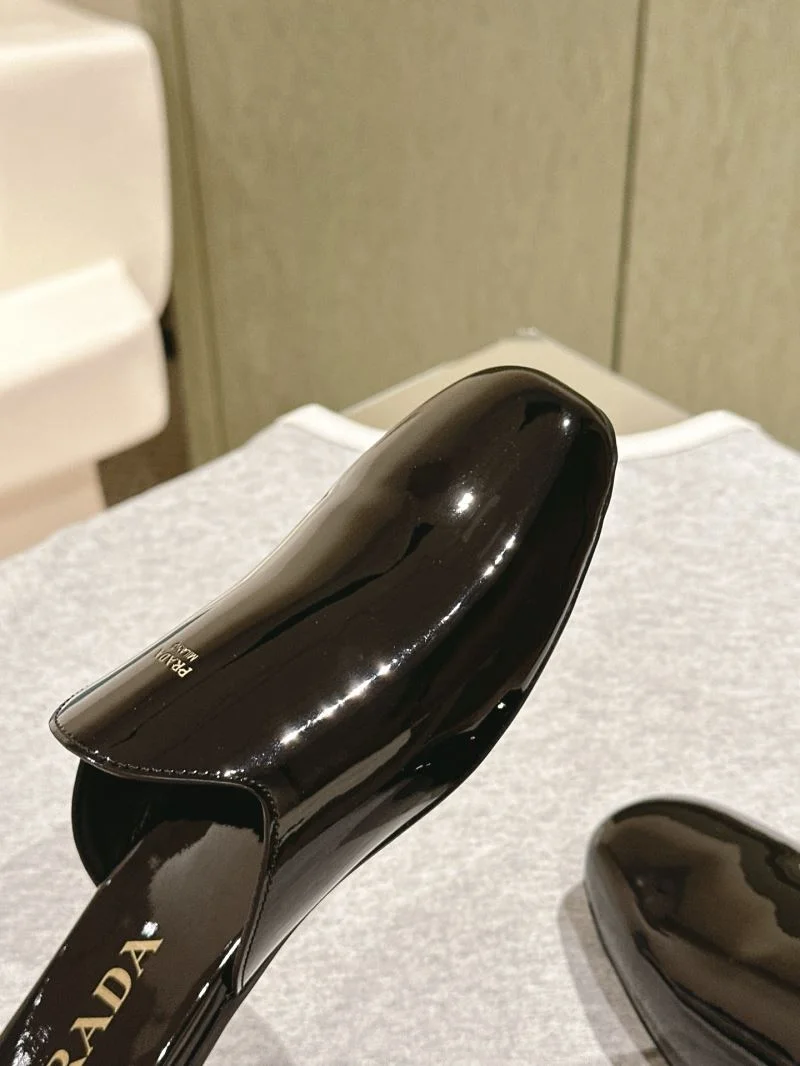 Supportive Prada Slippers 34915