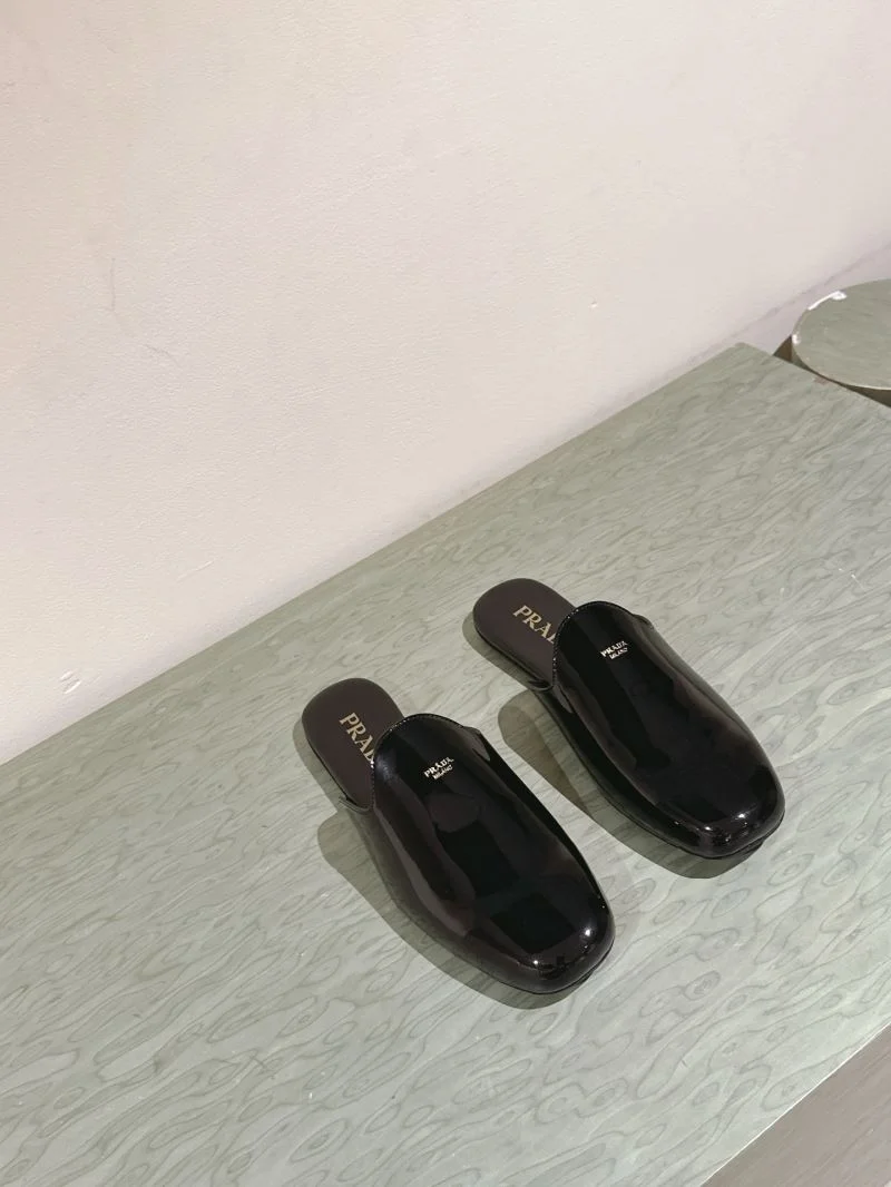 Supportive Prada Slippers 34915