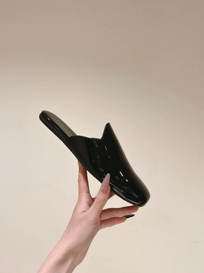 Supportive Prada Slippers 34915