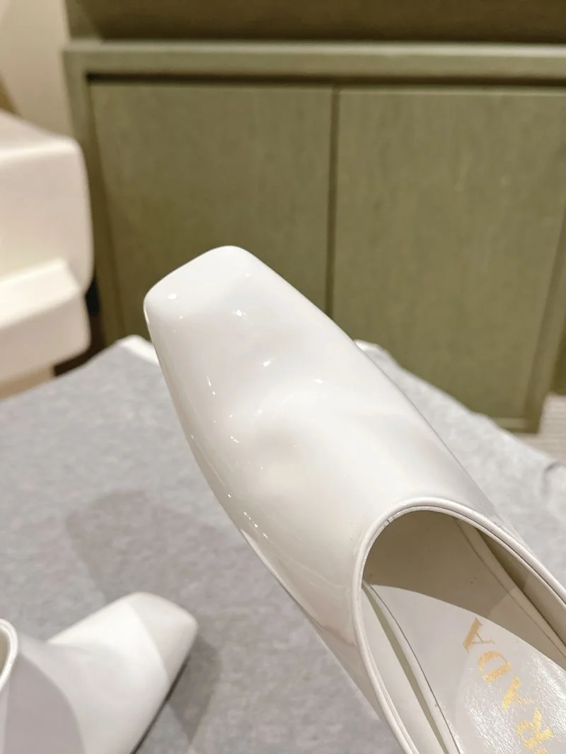 Prada Slippers FreshLook 34923