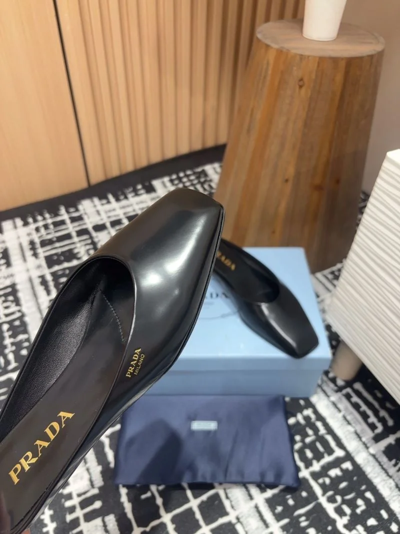UrbanStyle Prada Slippers 34898