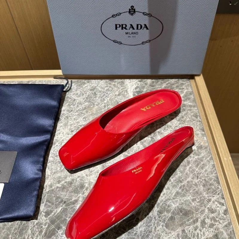 Trendsetting Prada Slippers 34608
