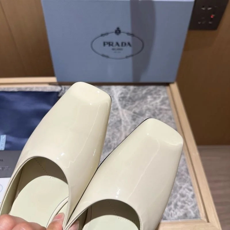 WellDesigned Prada Slippers 34637