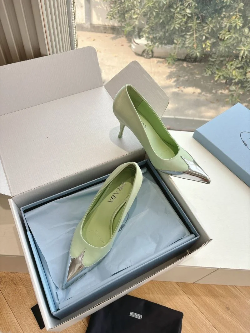 Unique Prada Slippers 34614