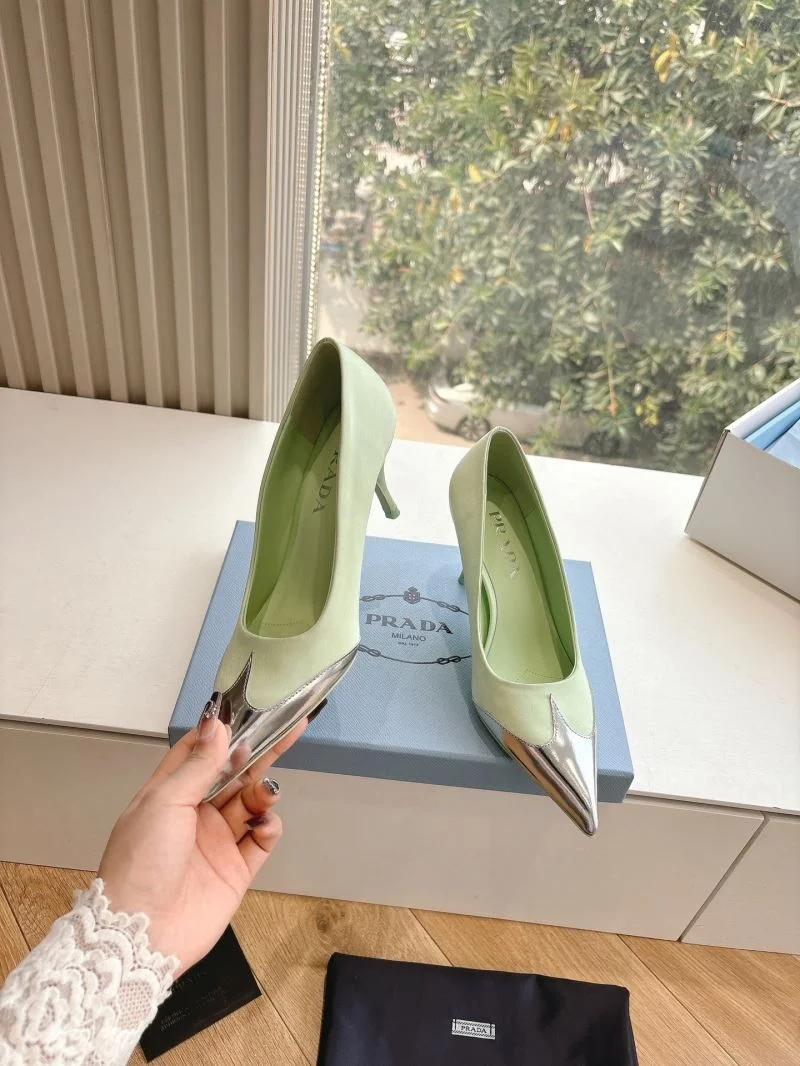 Unique Prada Slippers 34614