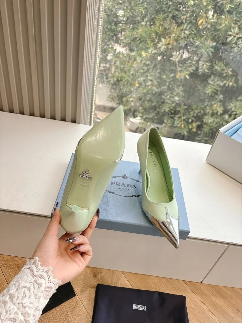 Unique Prada Slippers 34614