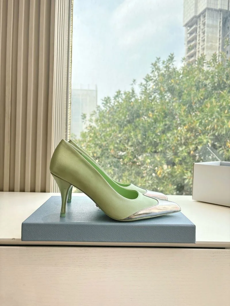 Unique Prada Slippers 34614
