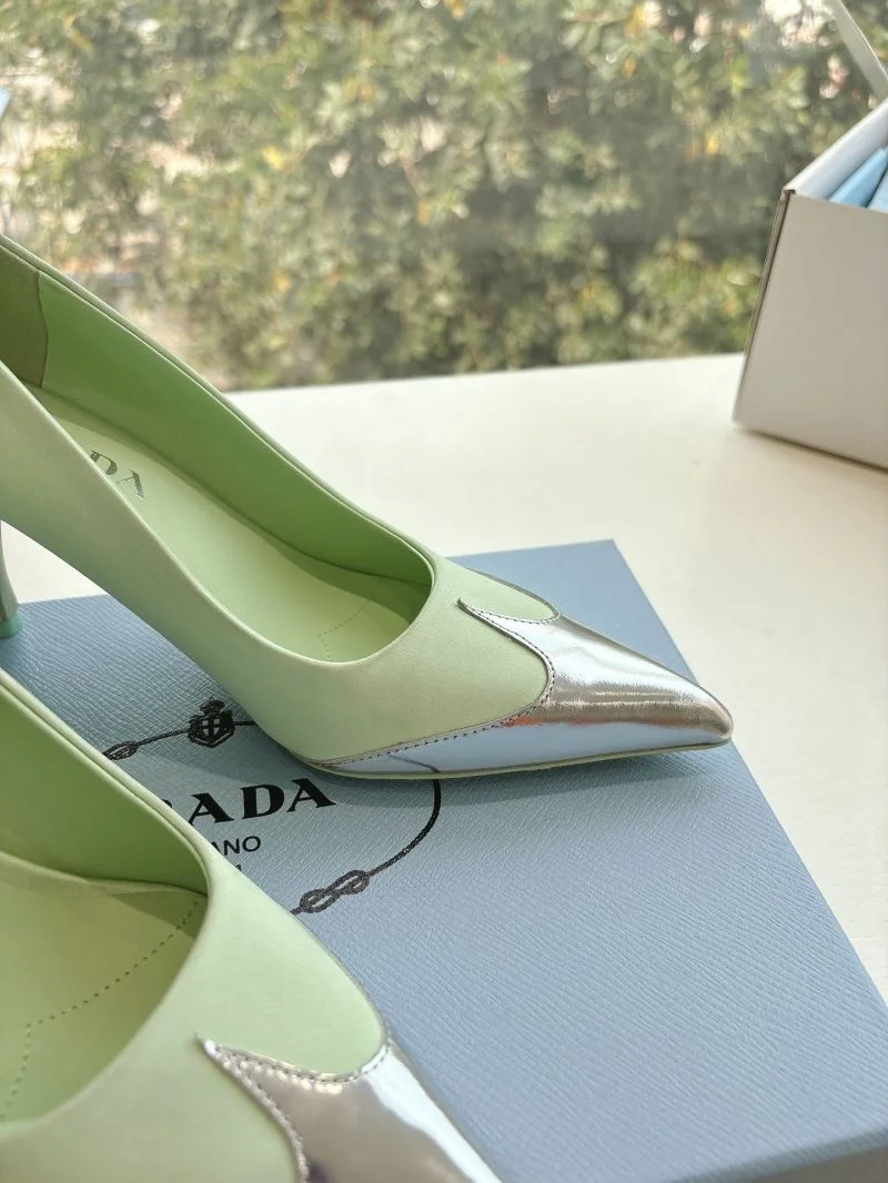Unique Prada Slippers 34614