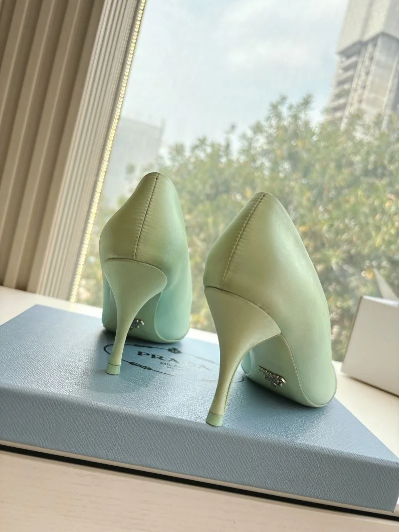 Unique Prada Slippers 34614