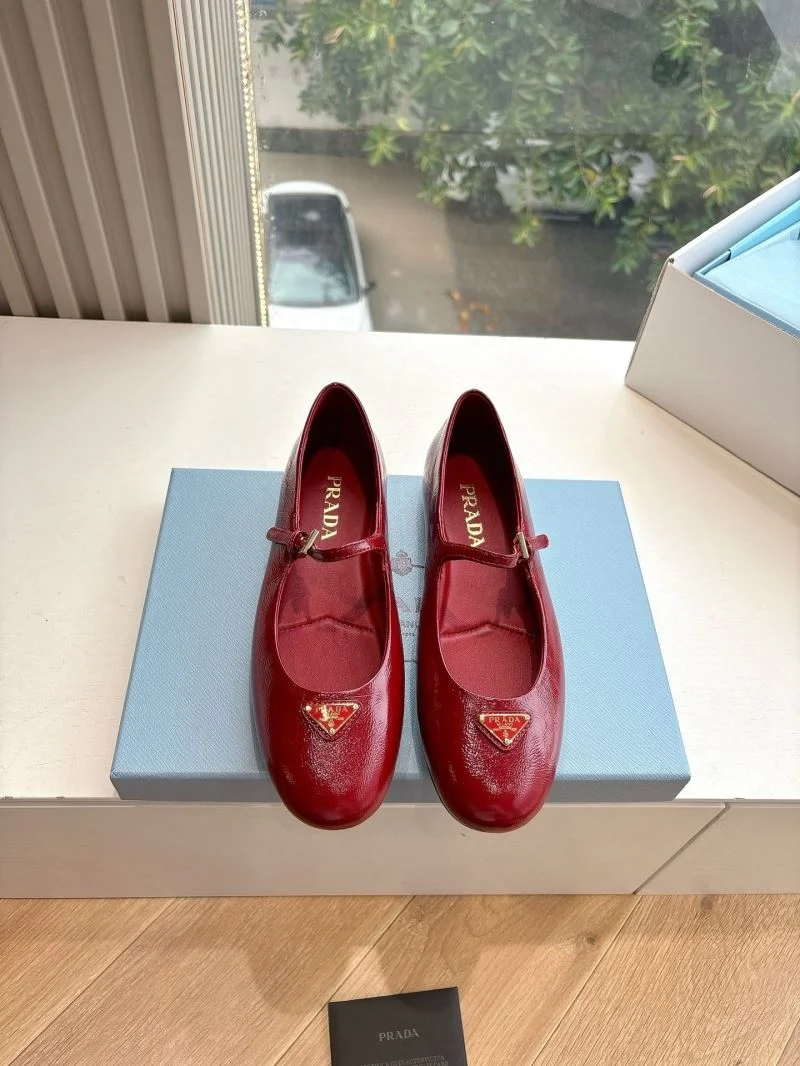 Prada Slippers Durable 34601