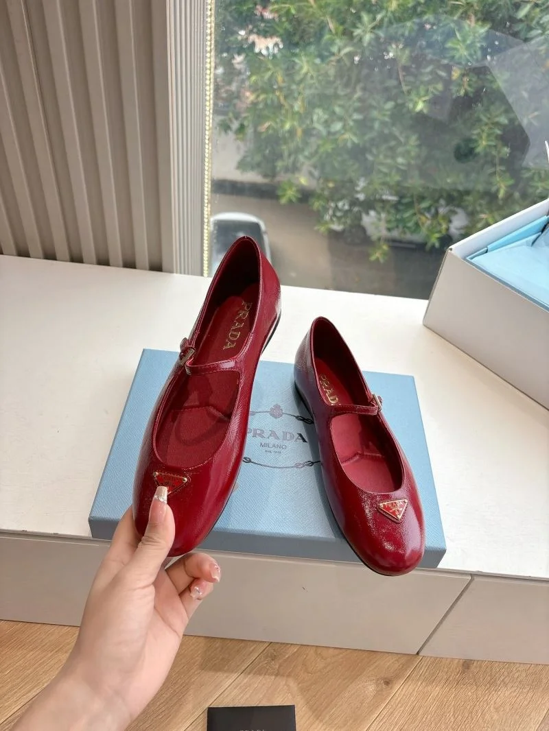 Prada Slippers Durable 34601