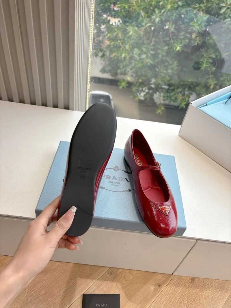 Prada Slippers Durable 34601