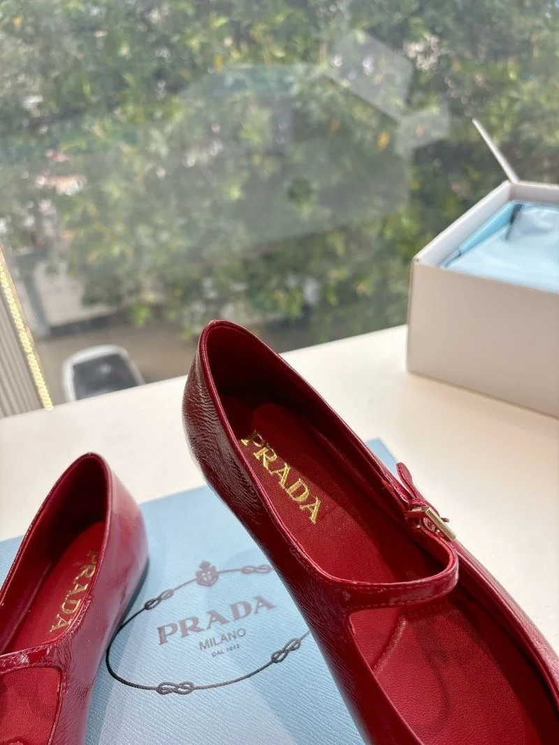 Prada Slippers Durable 34601