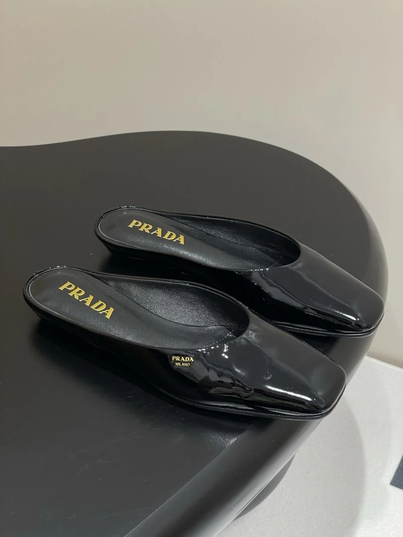 Prada Slippers Durable 34577