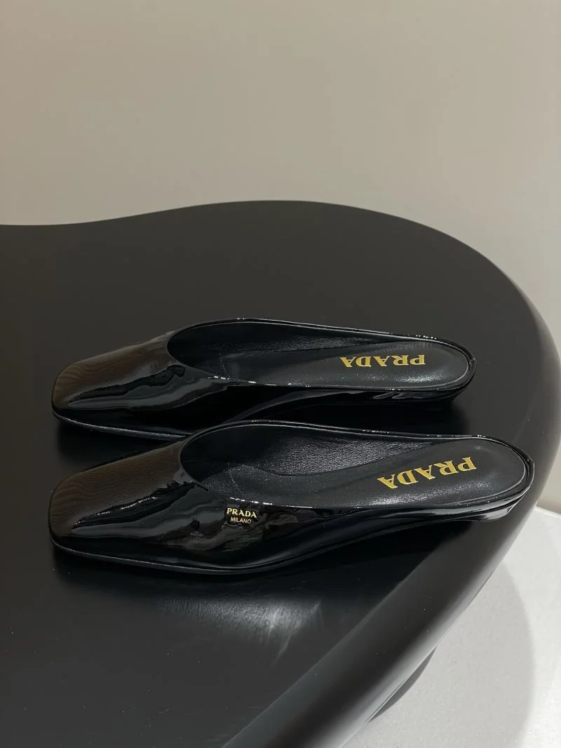 Prada Slippers Durable 34577