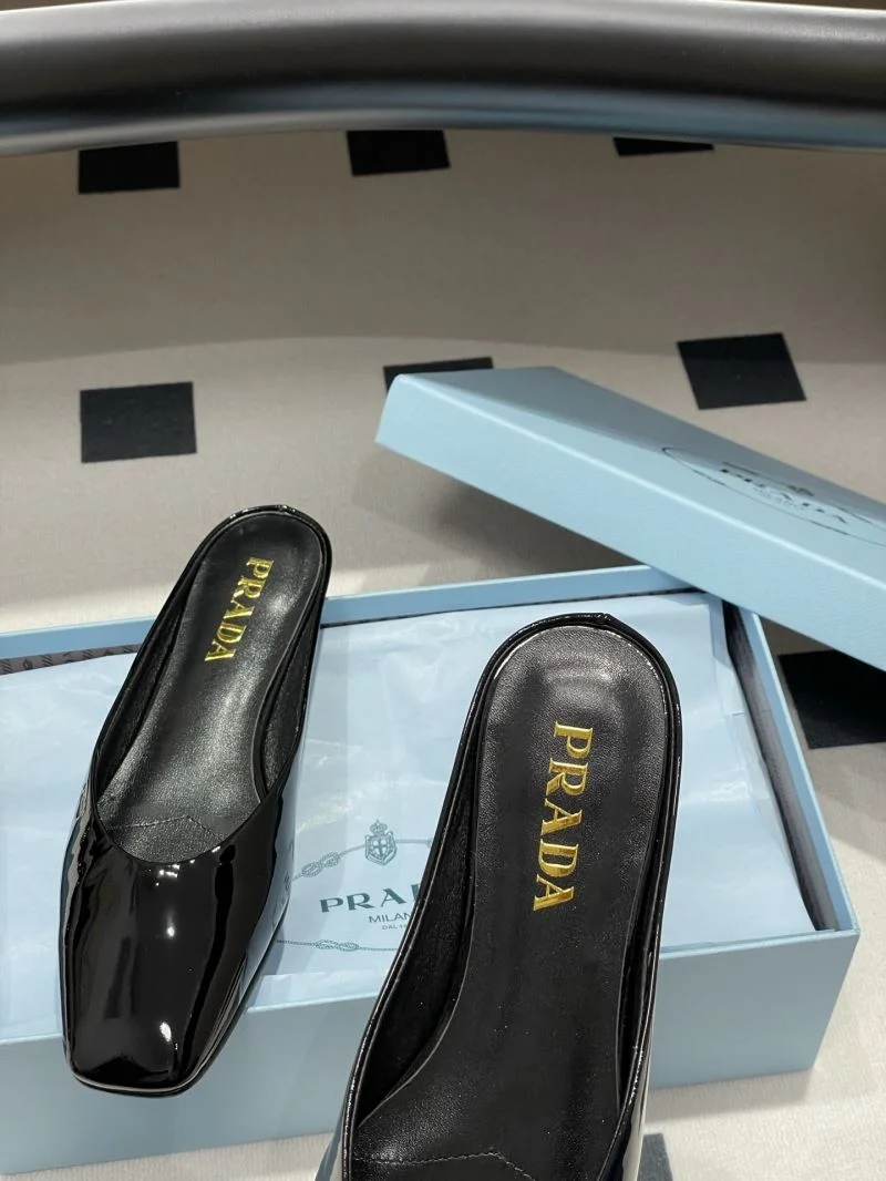 Prada Slippers Durable 34577
