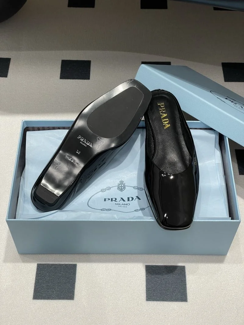 Prada Slippers Durable 34577