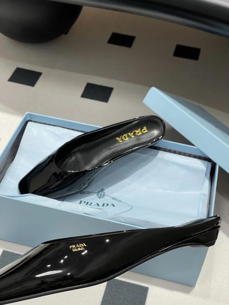 Prada Slippers Durable 34577