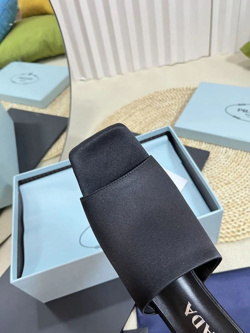 Prada Slippers Versatile 34503